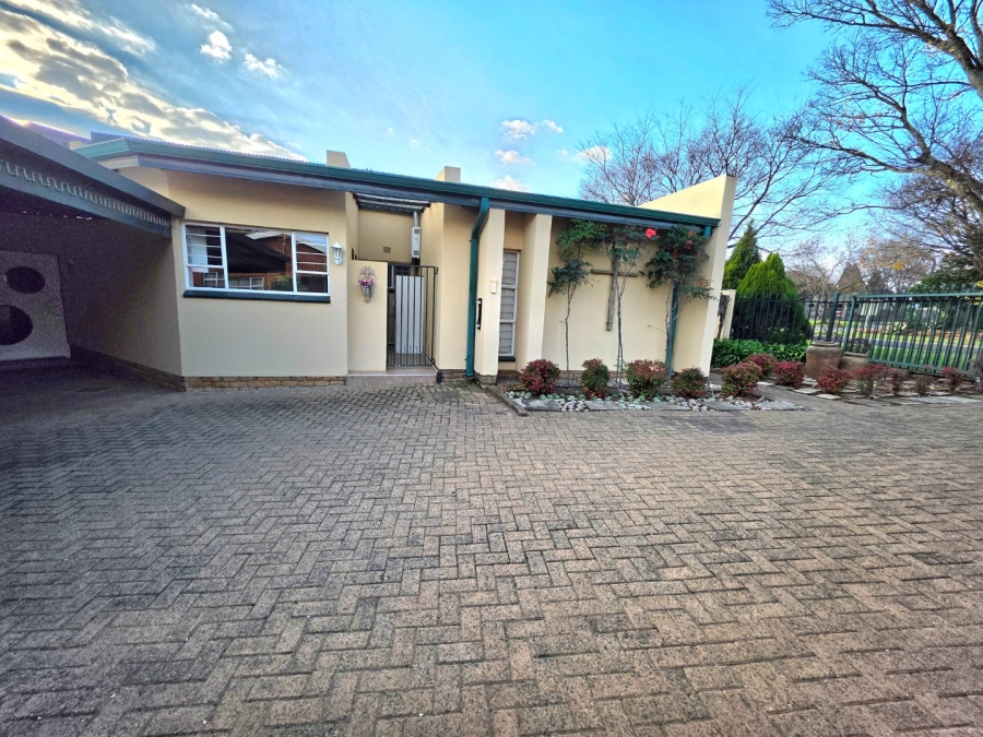 5 Bedroom Property for Sale in Panorama Free State
